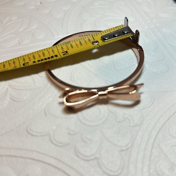 Sold🛍️Kate Spade Love Notes Bangle - Rose Gold Hinged Bangle 1996 Y - Picture 3 of 12